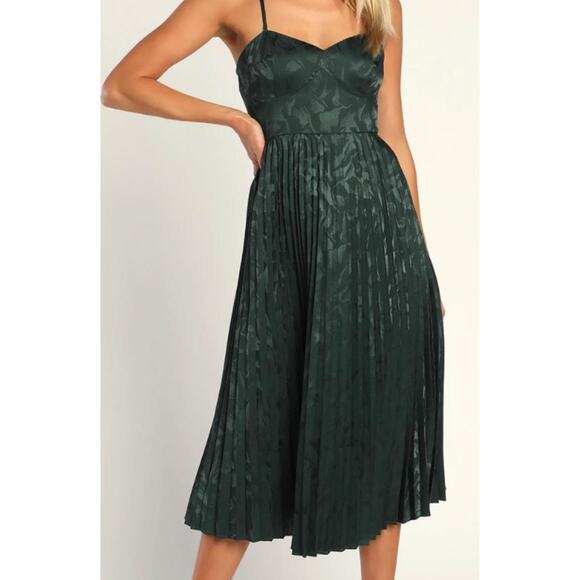 Lulus Dresses & Skirts - NWT Lulu'sDark Green Satin Jacquard Pleated Midi Dress Large